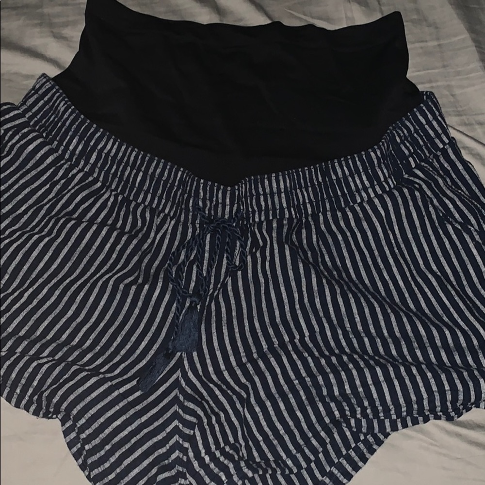Maternity Shorts - Picture 2 of 4